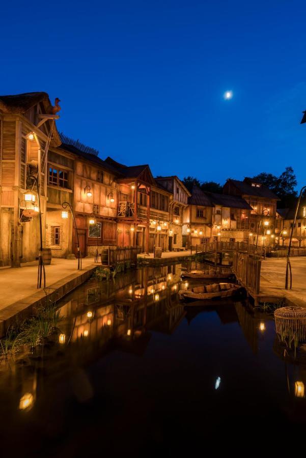 Les Quais De Lutece Hotel Plailly Exterior foto