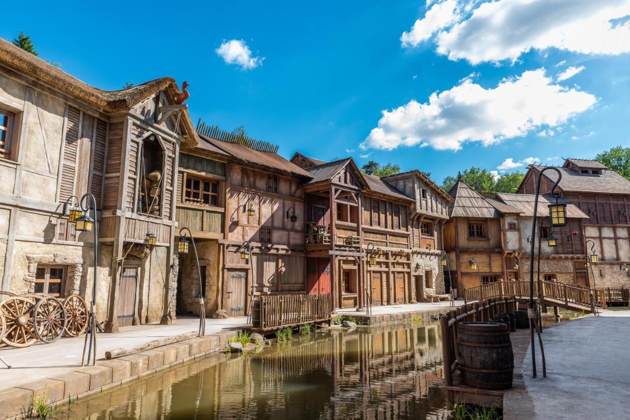 Les Quais De Lutece Hotel Plailly Exterior foto