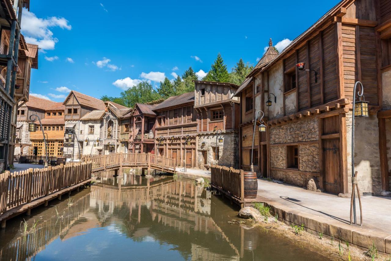 Les Quais De Lutece Hotel Plailly Exterior foto